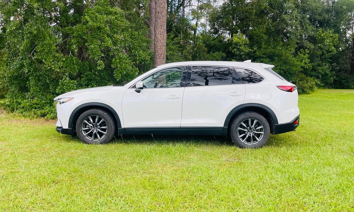 Side profile of the Mazda CX-9