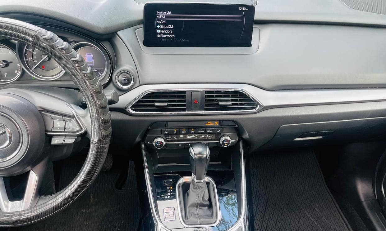 Mazda CX-9 center display and gear selector