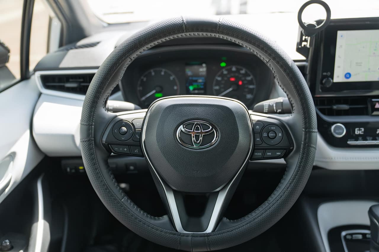 Toyota Corolla steering-wheel controls and instrument panel