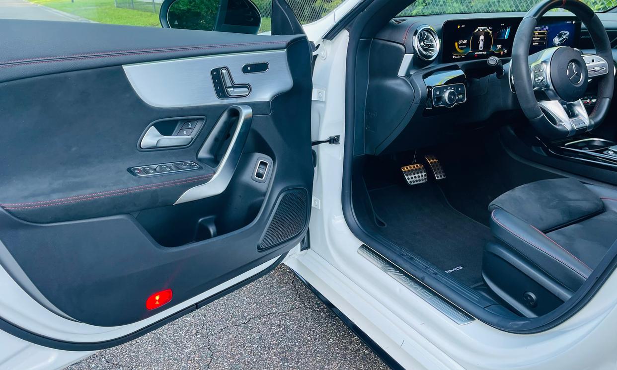 imgi_40_T8lYc79CQUi90u0ACJhhSA